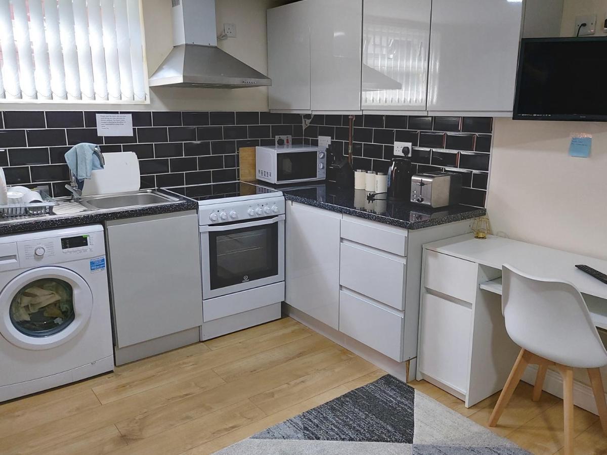 Lovely Studio-Flat With Free Parking, Free Wifi. Leeds  Eksteriør bilde