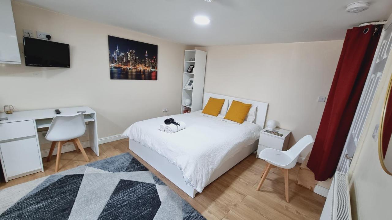 Lovely Studio-Flat With Free Parking, Free Wifi. Leeds  Eksteriør bilde